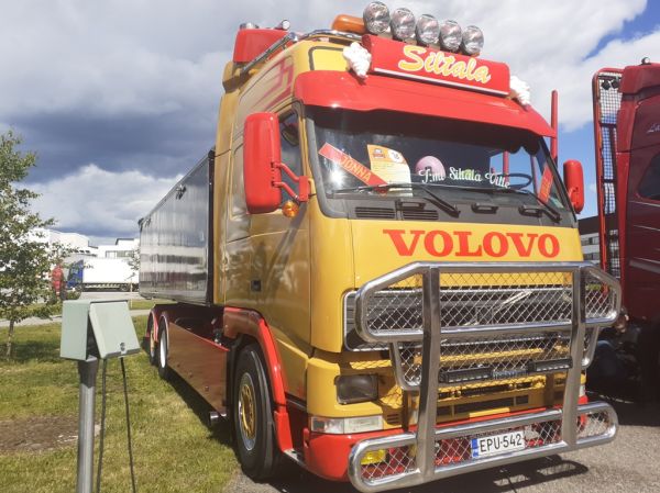 Tmi. Siltala V:n Volvo FH
Tmi. Siltala V:n Volvo FH rahtiauto.
Avainsanat: Siltala Volvo FH Jonna Ville Viitasaari24