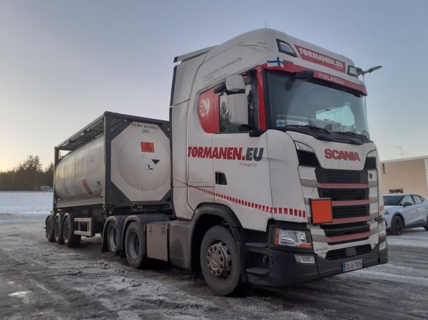 Kuljetusliike Törmäsen Scania S500
Kuljetusliike Törmänen Oy:n Scania R500 puoliperävaunuyhdistelmä.
Avainsanat: Törmänen Scania S500 Shell Hirvaskangas