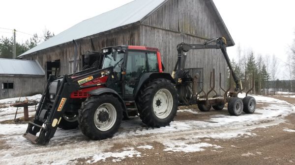 Valtra 6850+Joutsa 30
Polttopuun ajoon lähdössä. Etulokarit pitää vielä irrottaa.
Avainsanat: valtra 6850 joutsa 30