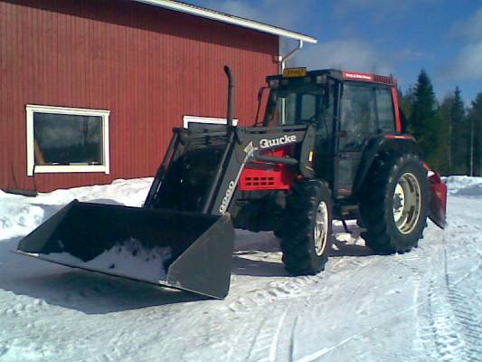 Valtra 6400 eestä
valtra ja lumirunni
Avainsanat: valtra 6400 autocontrol lumirunni