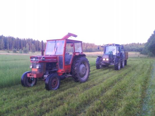 massey ferguson 188&taarup valtra valmet 6850&rysky
kärryn vaihtoa
Avainsanat: massey ferguson valtra valmet taarup rysky