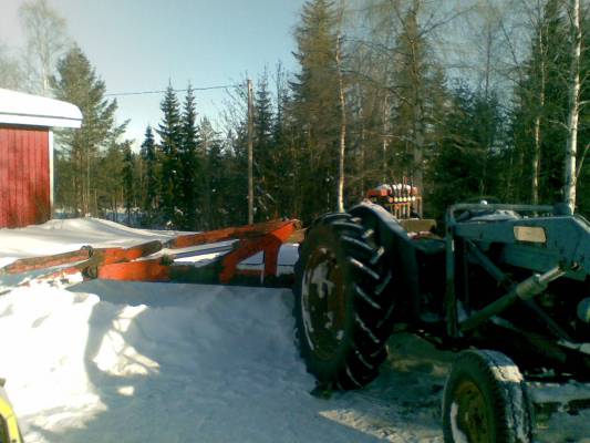 fordson
fordson ja ahma yhdessä
