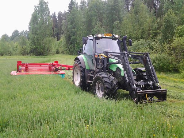 Deutz & Taarup
Niittelyä 
Avainsanat: deutz fahr taarup