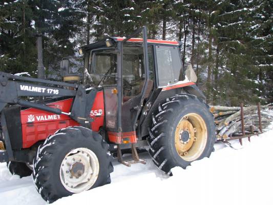 Polttopuun ajokone 1
Valmet 655 ja reki
Avainsanat: Valmet 655 reki