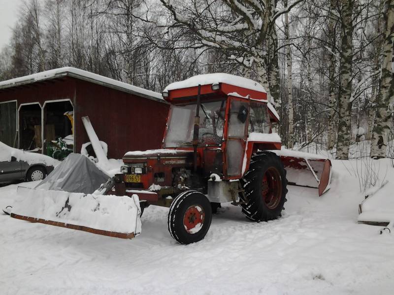 zetka
luistelu kentä aurausyksikkö
Avainsanat: zetka auraus