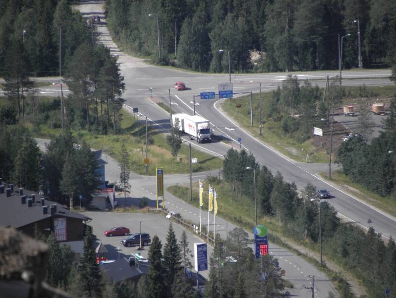 Rukalta kuvattu Iveco
Iveco kuvattuna Rukatunturin huipulta
Avainsanat: Iveco Ruka Kuusamo Lappi