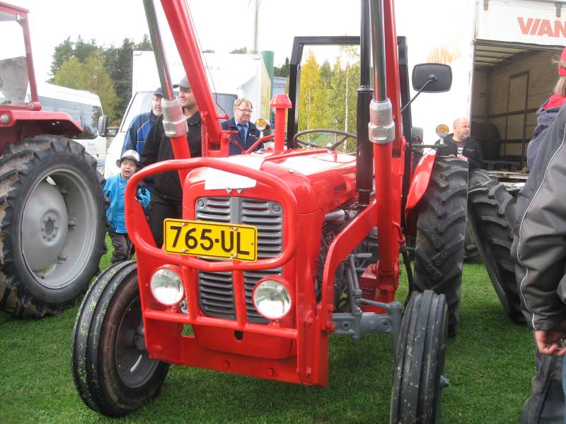 Massey-ferguson 35x
Haukiputaan traktorinäyttelystä
