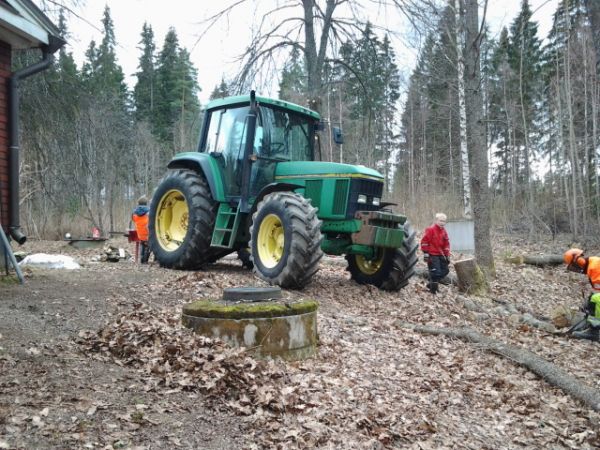 John Deere 6800
Polttopuitten tekoa
