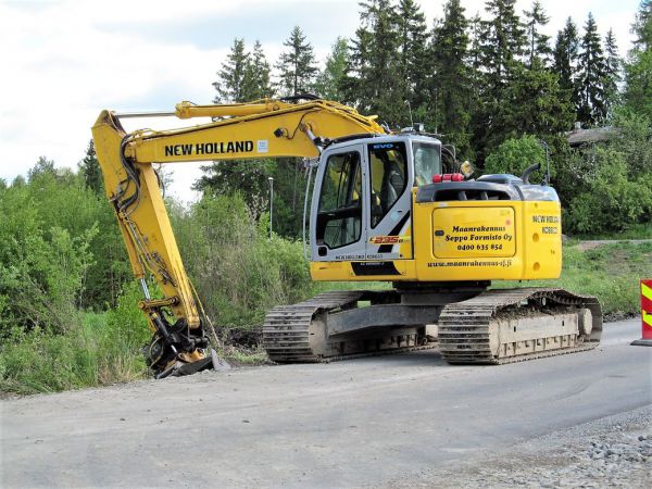 New Holland e235b
Maanrakennus Seppo Formisto Oy
Avainsanat: NewHolland