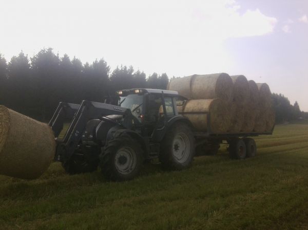 Valtra n101
Pehkujen ajoa
