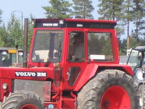 volvo 2654
mitäs tractorpullinkia tämä tämmönen on, puhutaan kännykkään kun pitäisi olla melkeen radalla!
Avainsanat: volvo 2654