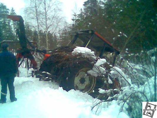 655 ojassa
Juu toinen kuva vähä eri kuvakulmasta
Avainsanat: 655 ojassa