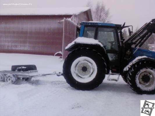 Valtra ja suuri kärry
Avainsanat: valtra