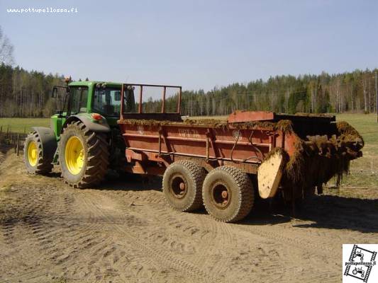 JD 6620 & idän ihmeet
Kuormantekoon pääsyä odottelemassa...
Avainsanat: JD 6620 Tempo