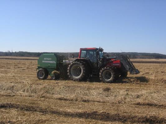 Valtra 8050ht Mchale F550
Kevät 2008 vallu ja mchale 
Avainsanat: 8050