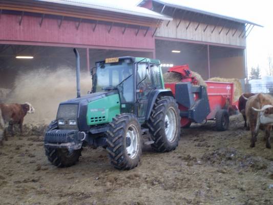 valmet 6400 ja kunh primor
kuivitusta
Avainsanat: paalisilppuri kuhn valmet 6400