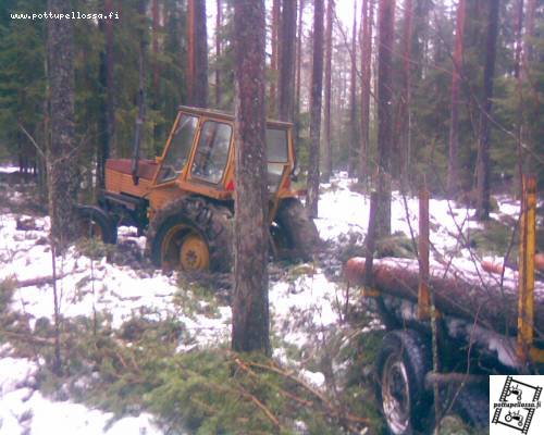 Valmet
Puun ajoa
Avainsanat: Valmet puunajo