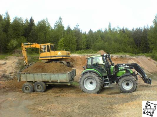 hiekan ajua
deutz 135 ryssän kärri ja cat 205lc
Avainsanat: deutz cat