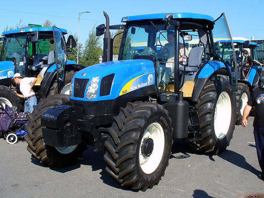 New Holland TS125
New Holland -mallistoa esittelyssä
Avainsanat: New Holland TS 125 traktosi