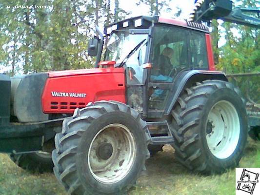 valtra 6850 ja kronos 7010
poika opettelee
Avainsanat: multakuski